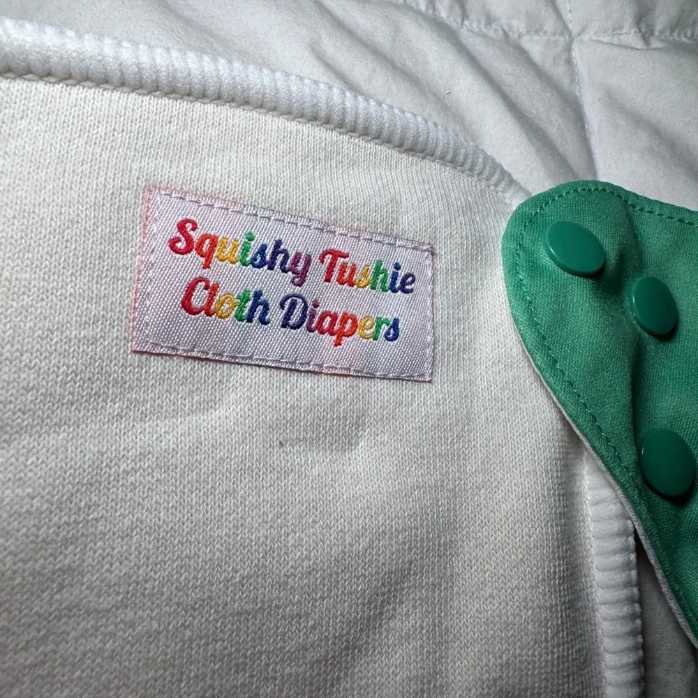 Squishy Tushie Pokémon Bulbasaur (Limited Edition) Cloth Diaper with Insert